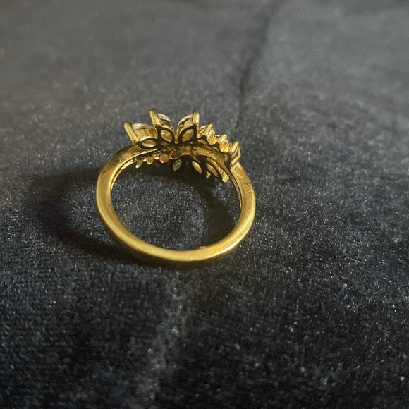Women’s gold plated ring in perfect condition!! - Picture 2 of 2
